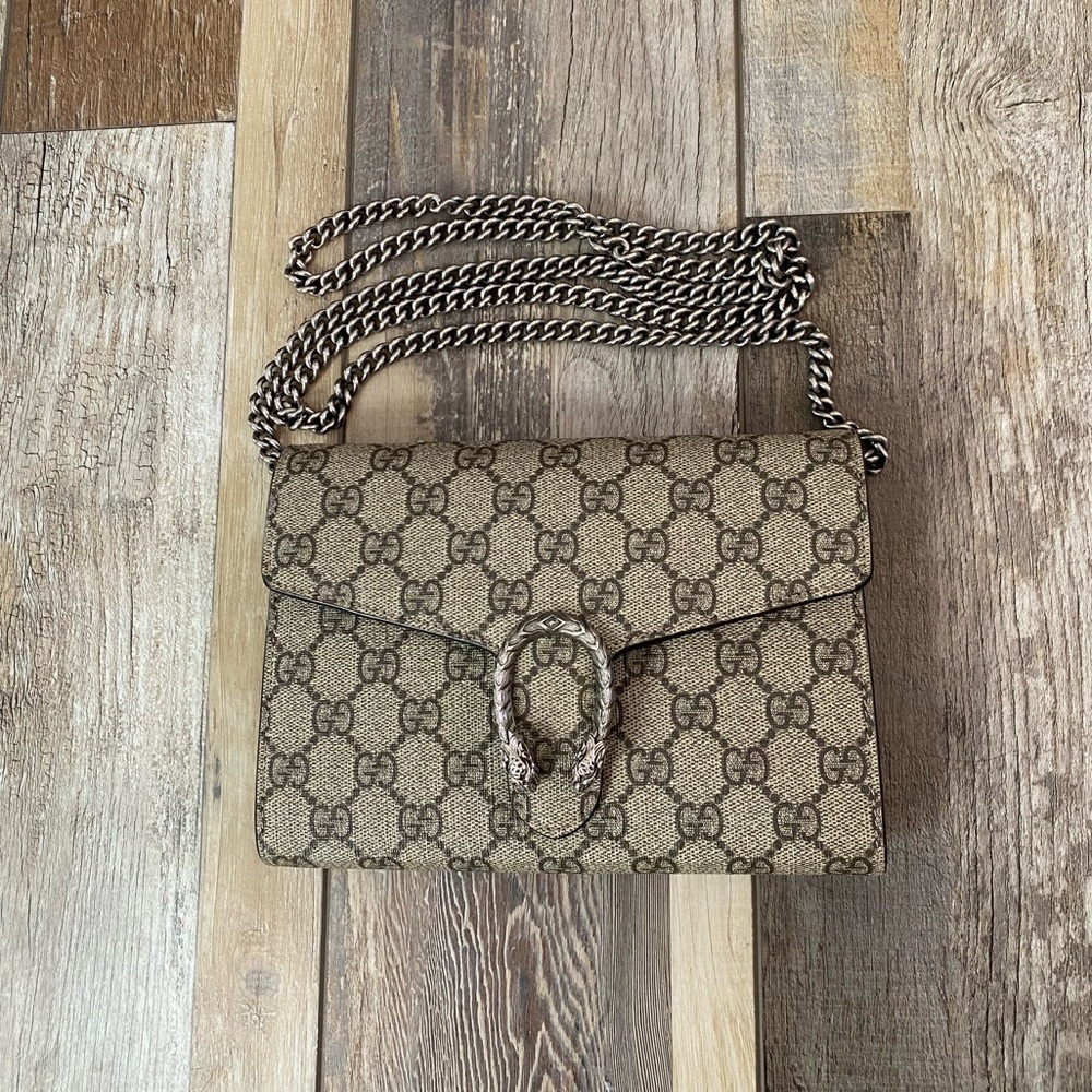 SOLD! Gucci Dionysus GG Supreme Crossbody Bag